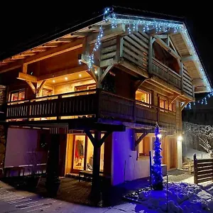 androsace-appartement-dans-chalet-bois-avec-jacuzzi.hotels-rhonealpes.com/